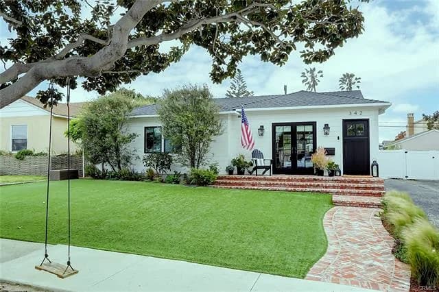Front exterior of 342 Avenue E, Redondo Beach